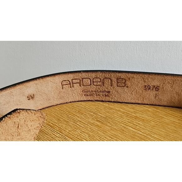 Arden B Embossed Leather Belt Size SM - Picture 4 of 5